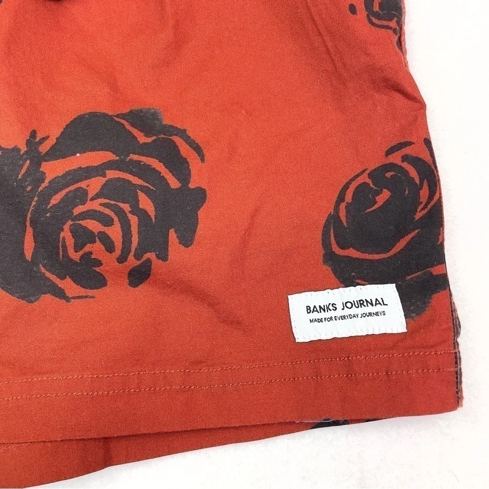 NWT Banks Journal Men’s Roses Swim  Boardshort! Size XS